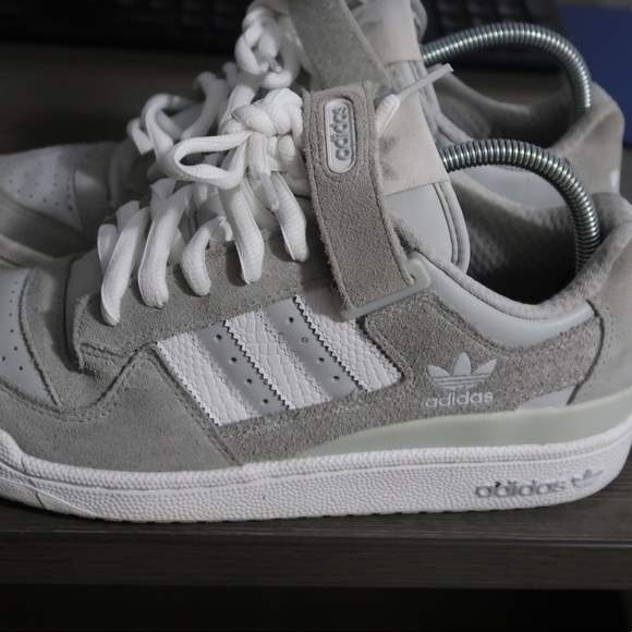 Adidas shoes Men sz 8.5